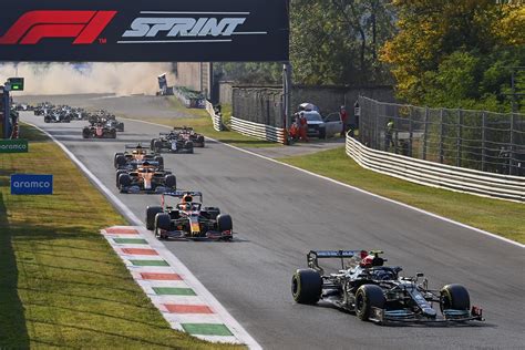 F1 qualifying start time: What time sprint race begins for.